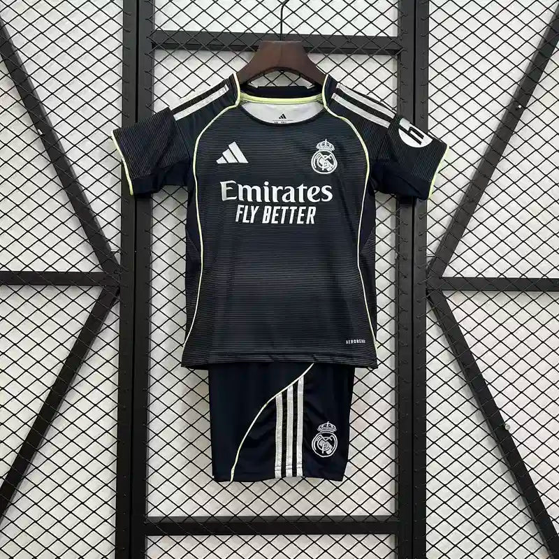 Conjunto infantil Real Madrid 25/26 Alternativa
