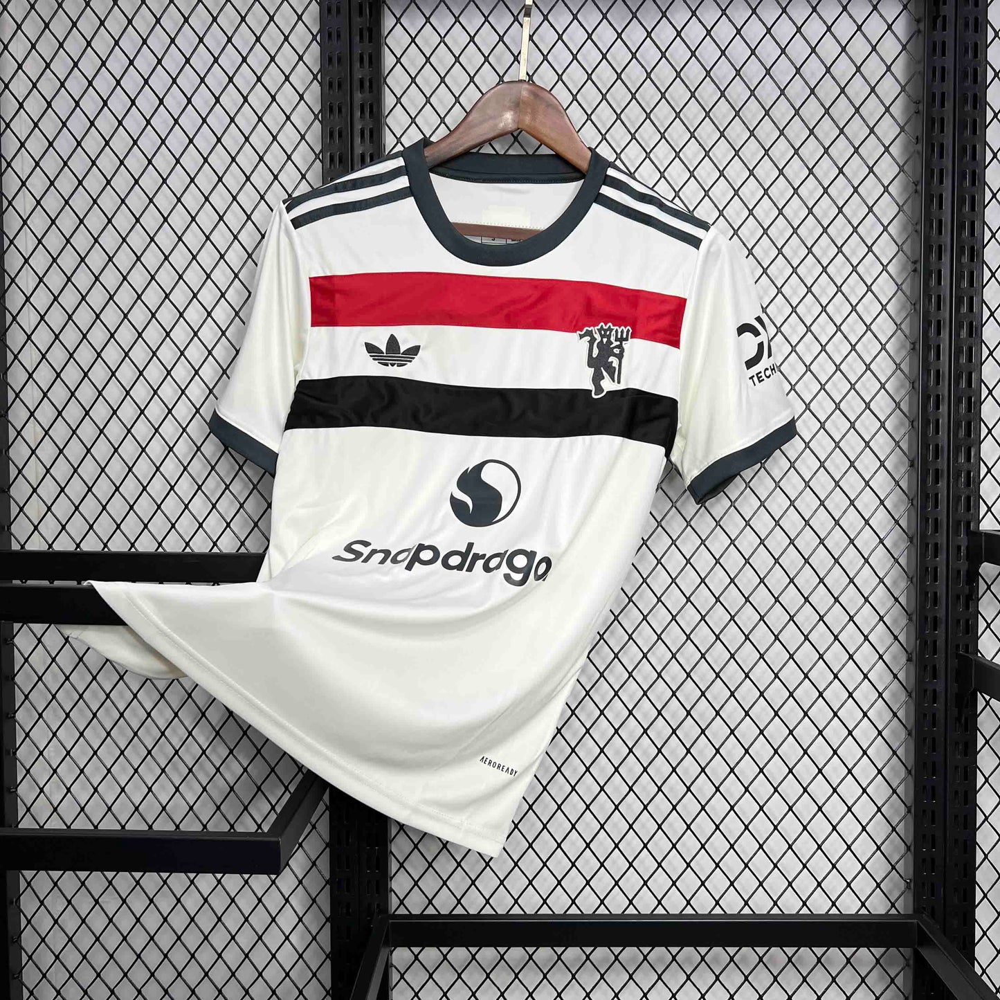 Manchester United 24/25 Alternativa