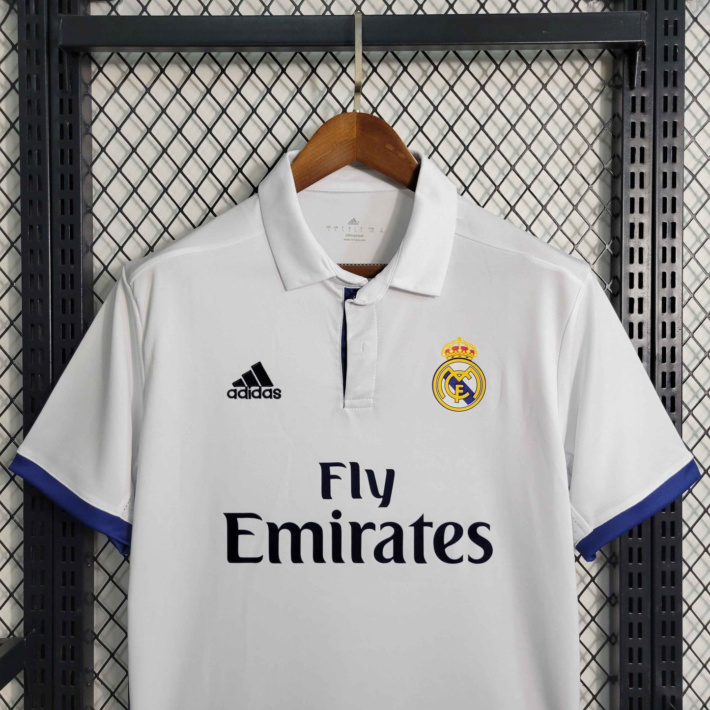 Real Madrid 16/17 Retrô
