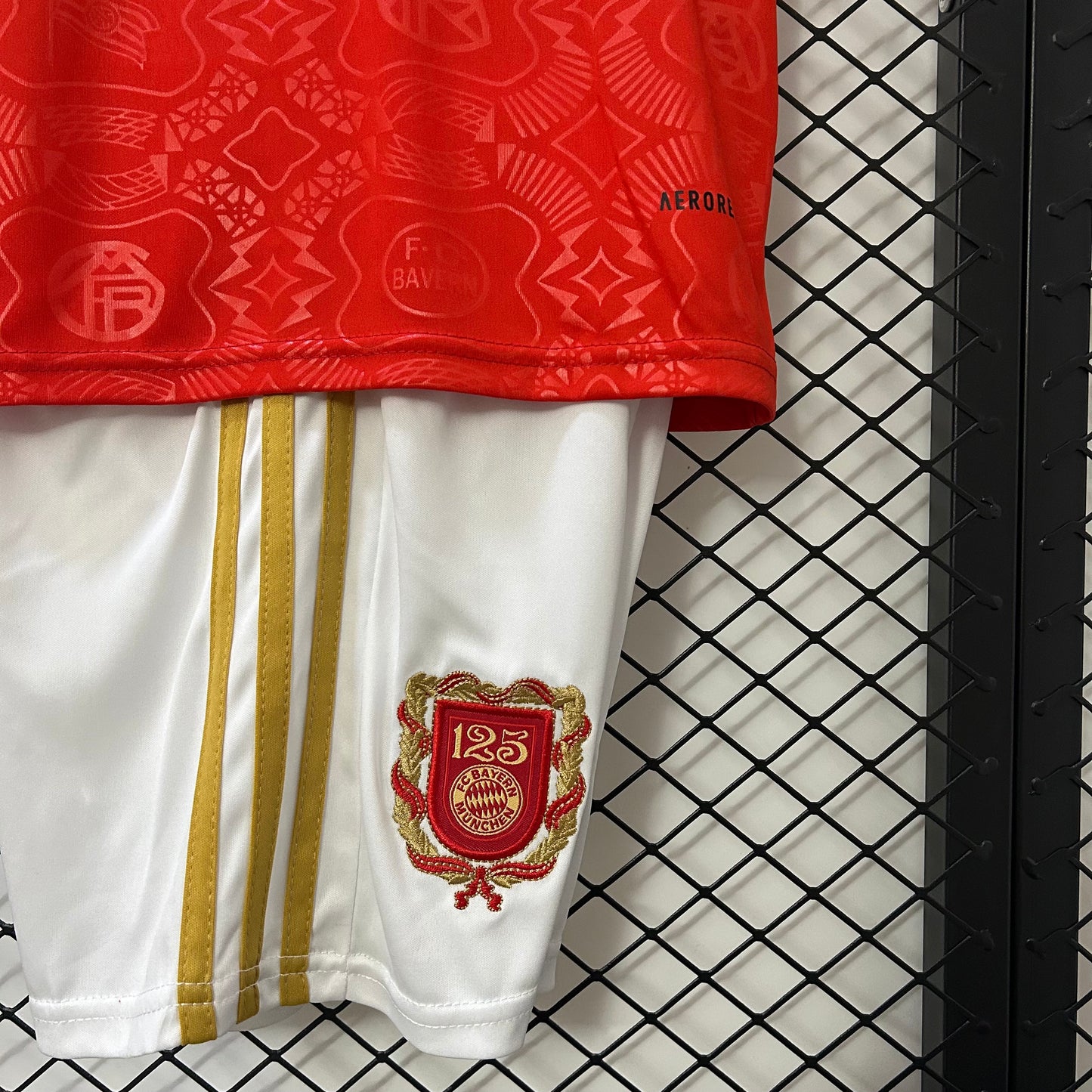 Conjunto Infantil Bayern Munique - 125° Aniversário
