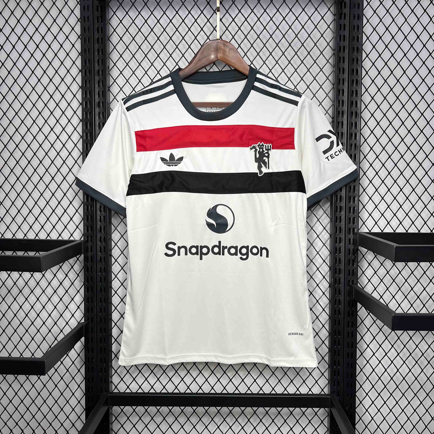 Manchester United 24/25 Alternativa