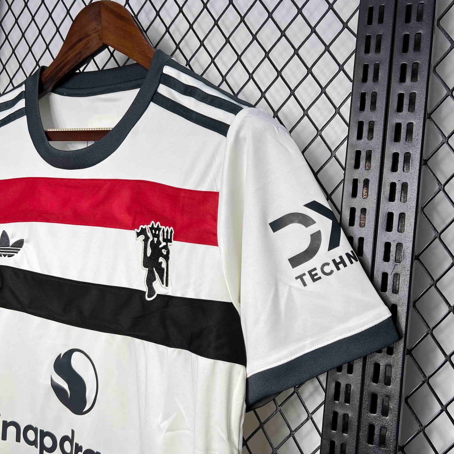 Manchester United 24/25 Alternativa