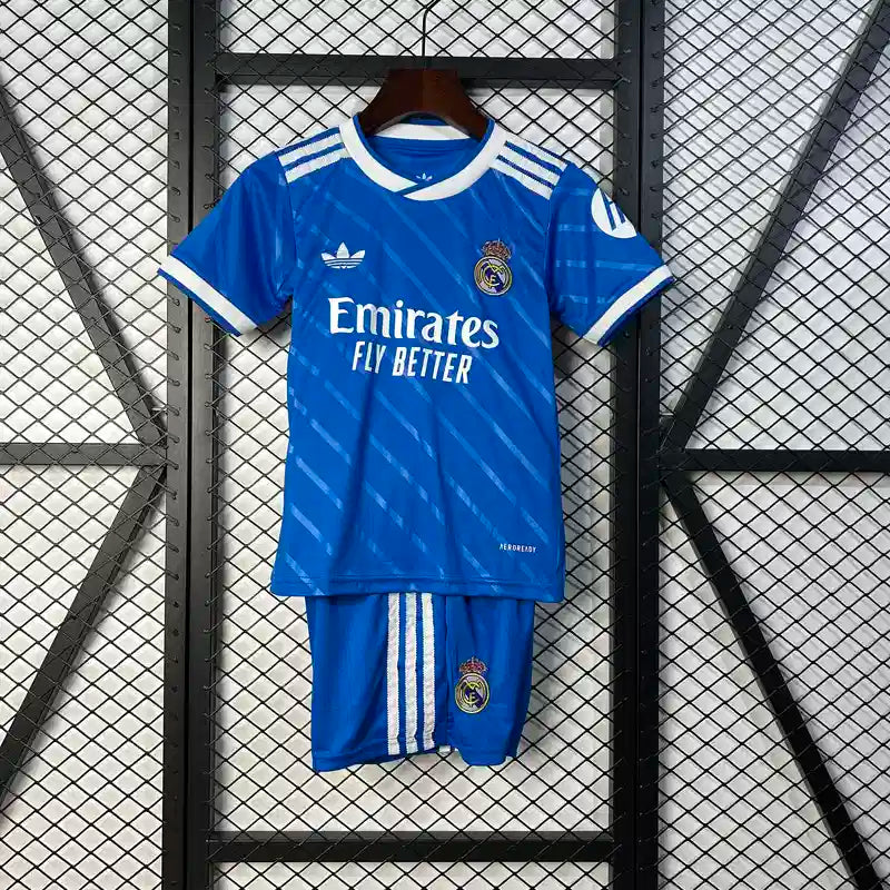 Conjunto infantil Real Madrid 25/26 Alternativa