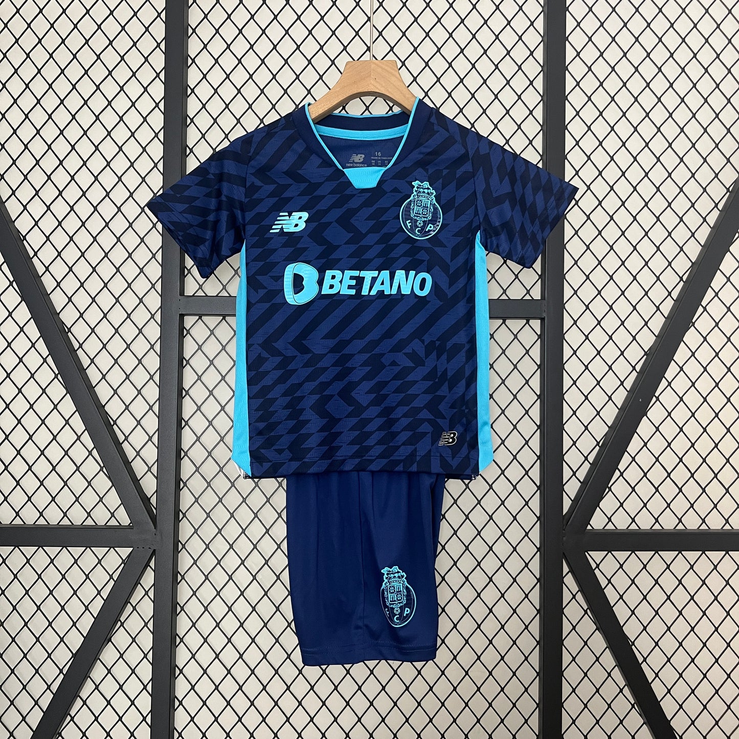 Conjunto Infantil FC Porto 24/25 Terceiro