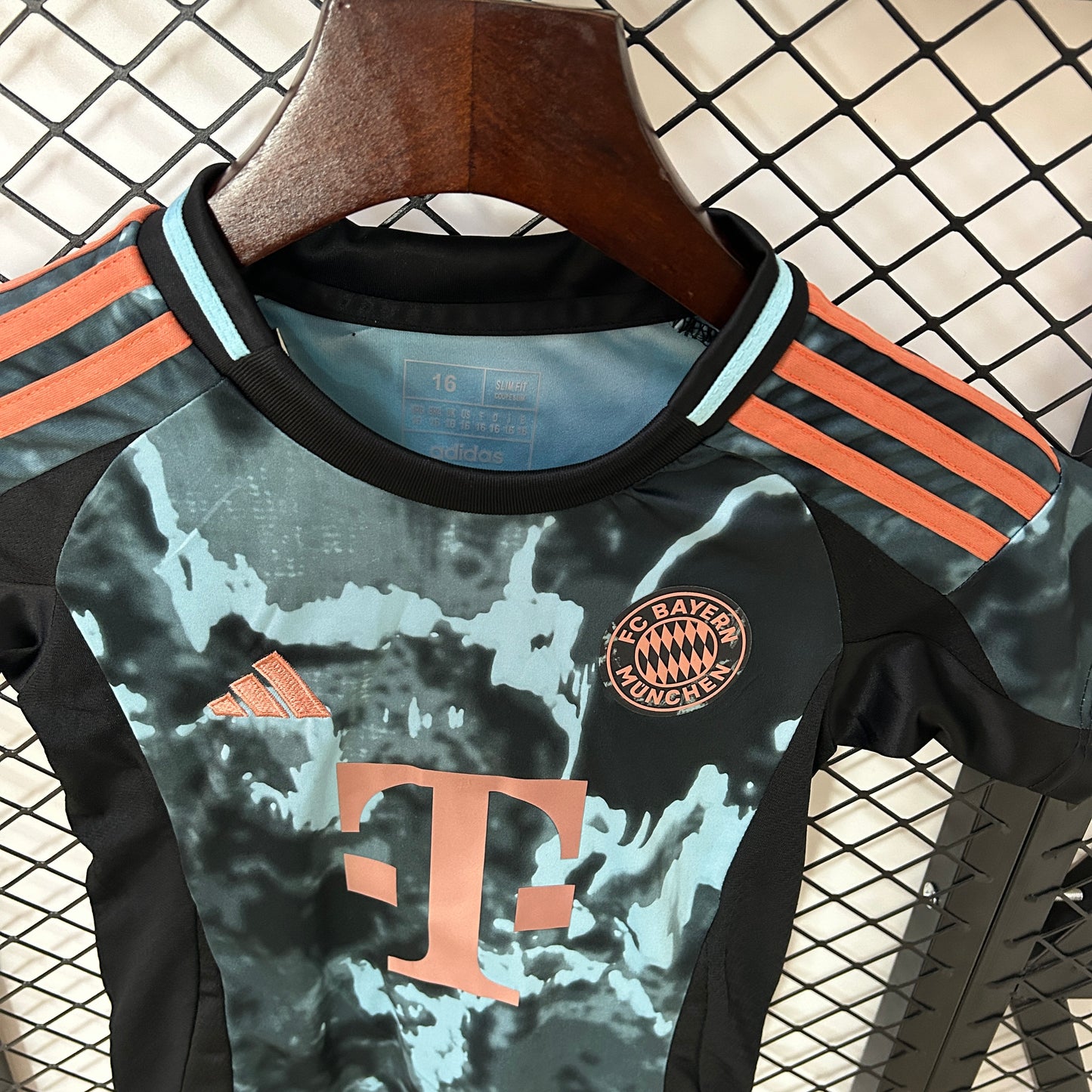 Conjunto Infantil Bayern de Munique 24/25