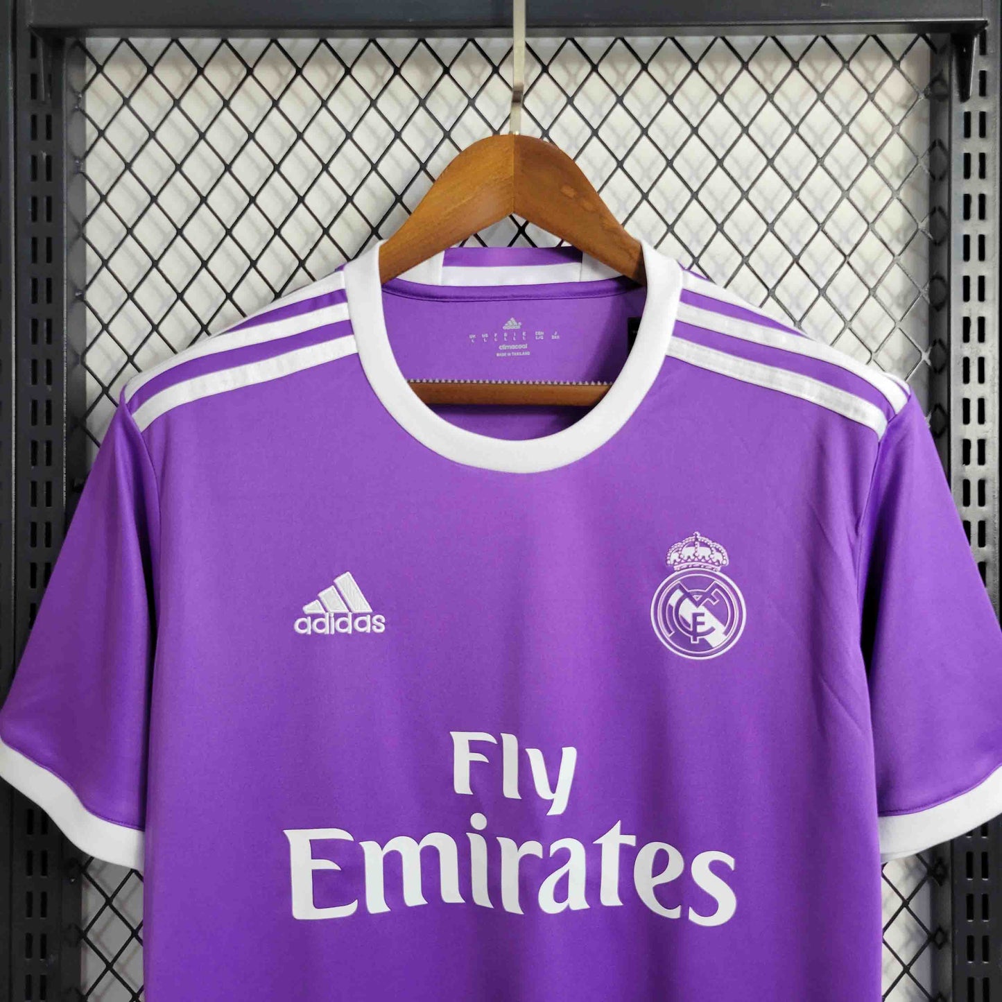 Real Madrid 16/17 Alternativa Retrô