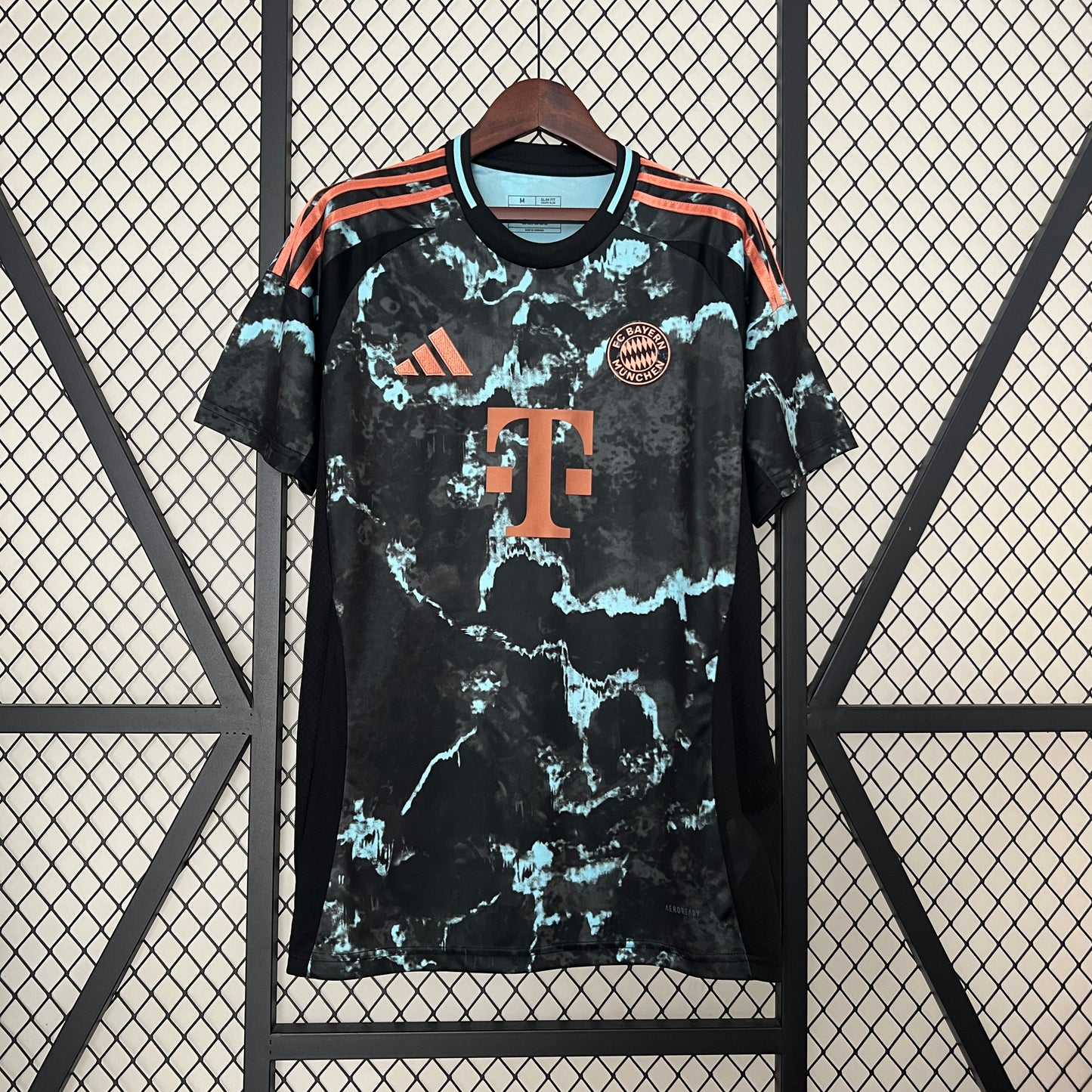 Bayern de Munique 24/25 Alternativa