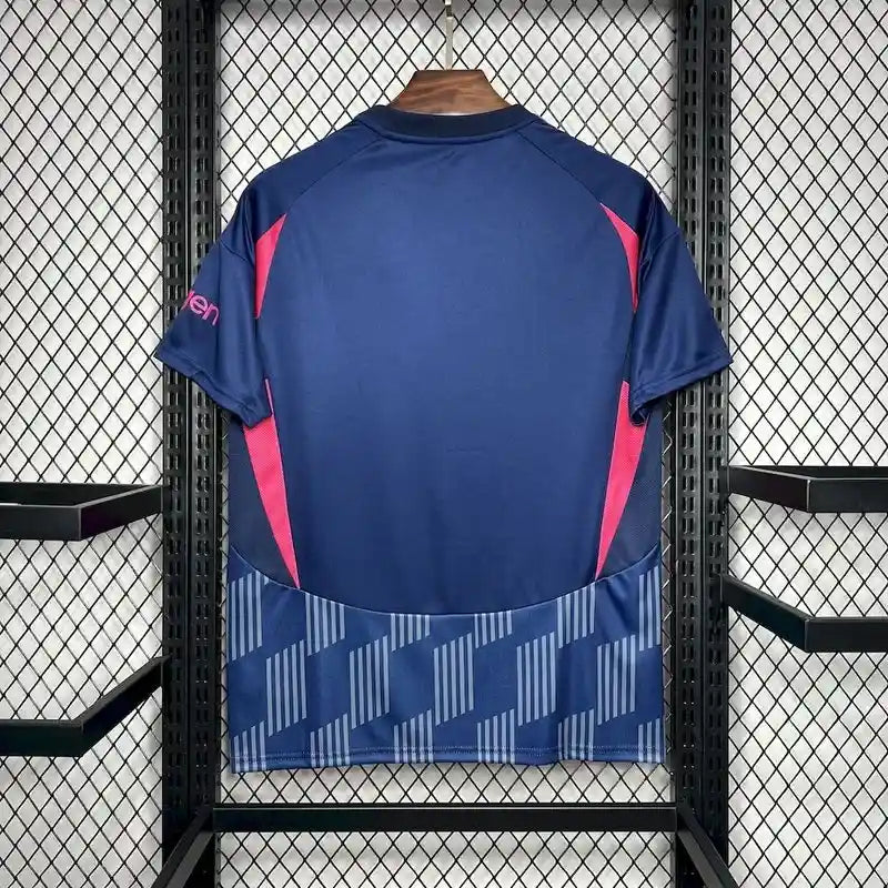 Nottingham Forest 24/25 Alternativa